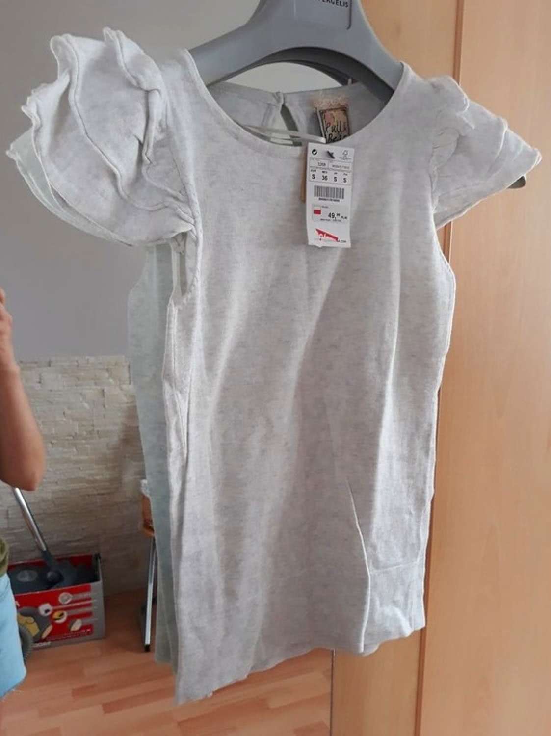 Szara bluzka rękawy z falbankami r S nowa z metkami